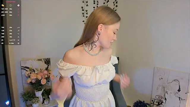 MaireLanda online show from February 17, 2026, 4:43 am