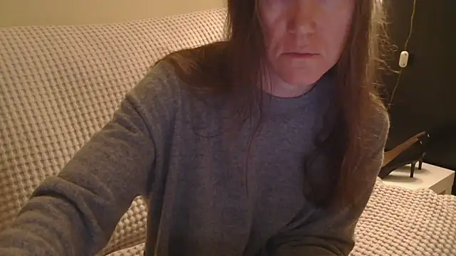 Snapshot of AuroraAG chatting on April 8, 2026, 3:24 pm AuroraAG online show from April 8, 2026, 3:24 pm