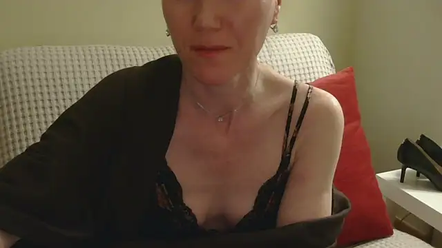 Snapshot of AuroraAG chatting on April 11, 2026, 9:18 pm AuroraAG online show from April 11, 2026, 9:18 pm