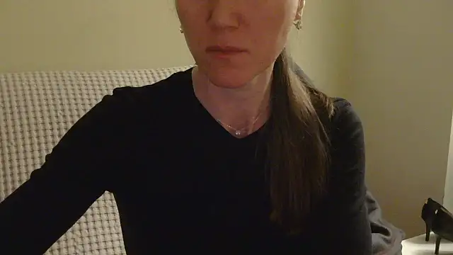 Snapshot of AuroraAG chatting on April 13, 2026, 8:35 pm AuroraAG online show from April 13, 2026, 8:35 pm