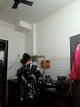 Snapshot of shilpa-singh chatting on December 22, 2025, 5:57 pm shilpa-singh online show from December 22, 2025, 5:57 pm