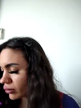 SiennaLuxexx online show from April 6, 2026, 10:38 am