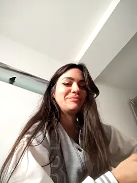 SiennaLuxexx online show from April 14, 2026, 1:16 pm