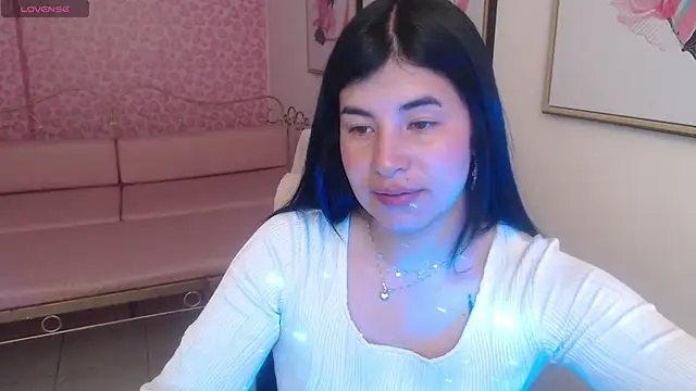 Nina harpper  online show from December 14, 2025, 1:17 pm