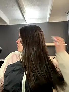 Camila Duarte2 online show from December 3, 2025, 12:37 pm