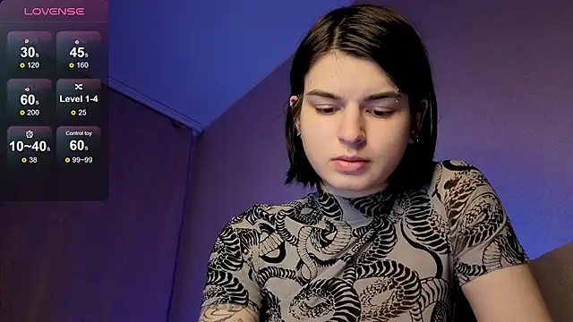 Snapshot of lololozhechka chatting on April 27, 2026, 7:01 pm lololozhechka online show from April 27, 2026, 7:01 pm