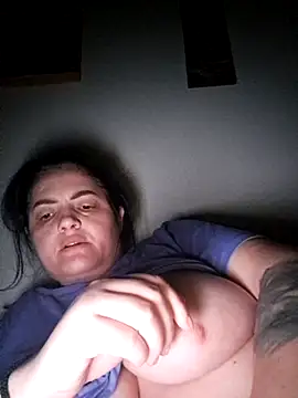 Snapshot of gini92 chatting on February 24, 2026, 12:22 am gini92 online show from February 24, 2026, 12:22 am