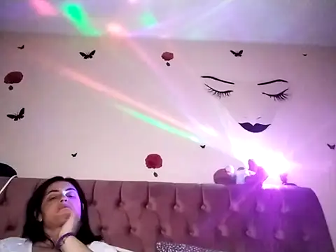 Snapshot of gini92 chatting on December 3, 2025, 7:24 pm gini92 online show from December 3, 2025, 7:24 pm