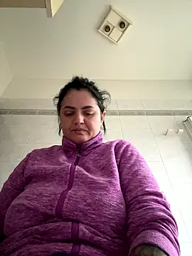 Snapshot of gini92 chatting on January 14, 2026, 8:18 am gini92 online show from January 14, 2026, 8:18 am