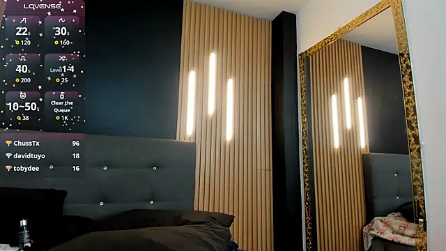 Andre cloefoxx  online show from April 2, 2026, 3:30 pm