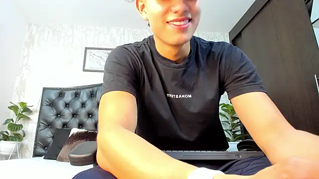 Lander Cruz online show from March 24, 2026, 8:20 pm