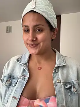 Snapshot of Silvana_Ruiz87 chatting on December 3, 2025, 3:22 pm Silvana Ruiz87 online show from December 3, 2025, 3:22 pm