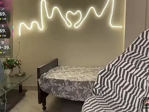 Snapshot of lovely_monisha chatting on December 23, 2025, 6:23 am lovely monisha online show from December 23, 2025, 6:23 am