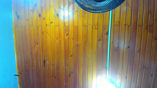 exxxtrabigboobs online show from December 17, 2025, 1:10 am