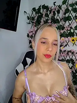 Snapshot of KasumiSophia chatting on April 19, 2026, 12:39 pm KasumiSophia online show from April 19, 2026, 12:39 pm