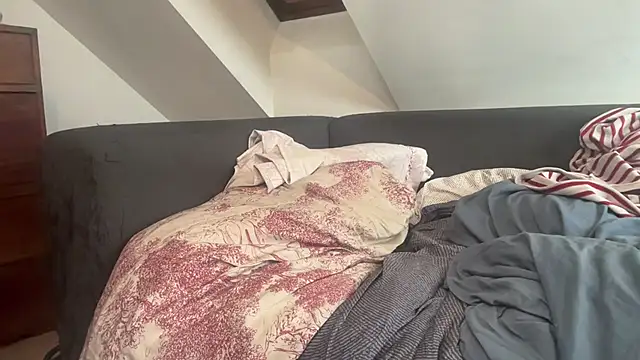 Snapshot of CBT-Sounding chatting on March 18, 2026, 3:46 pm CBT-Sounding online show from March 18, 2026, 3:46 pm