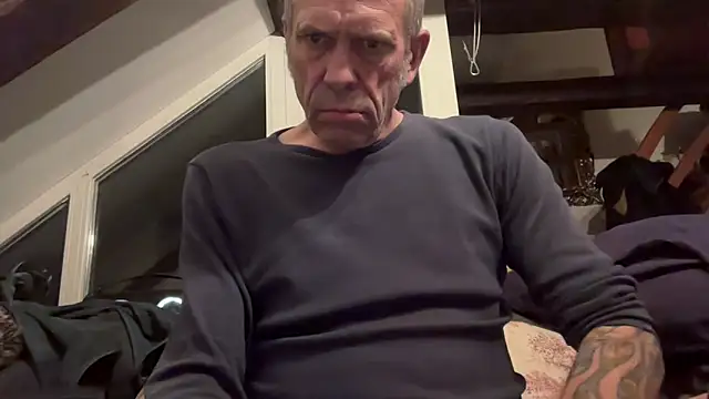 Snapshot of CBT-Sounding chatting on April 1, 2026, 3:52 am CBT-Sounding online show from April 1, 2026, 3:52 am