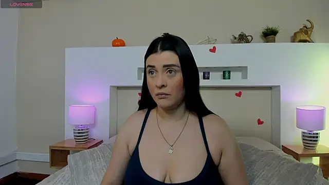 Snapshot of AnikaRomanoff_ chatting on May 12, 2026, 11:38 am AnikaRomanoff online show from May 12, 2026, 11:38 am