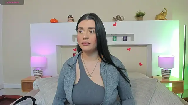 Snapshot of AnikaRomanoff_ chatting on May 20, 2026, 11:40 am AnikaRomanoff online show from May 20, 2026, 11:40 am