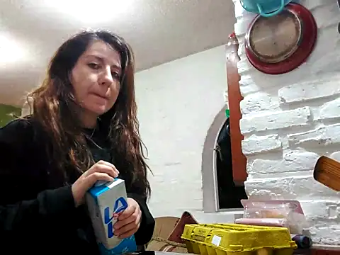 Snapshot of NatyMia chatting on December 16, 2025, 7:51 pm NatyMia online show from December 16, 2025, 7:51 pm