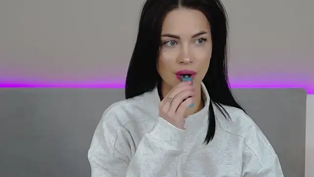 RachaelMils online show from March 23, 2026, 5:18 am