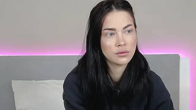 RachaelMils online show from March 16, 2026, 4:09 am