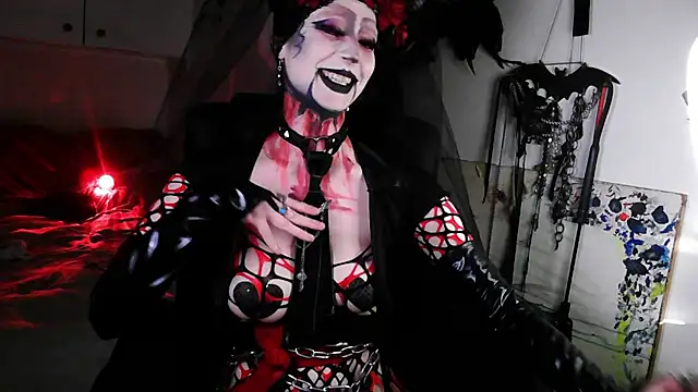 Snapshot of EmpressMorrigan chatting on April 30, 2026, 4:36 pm EmpressMorrigan online show from April 30, 2026, 4:36 pm