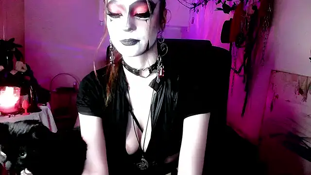 EmpressMorrigan online show from February 13, 2026, 11:43 am