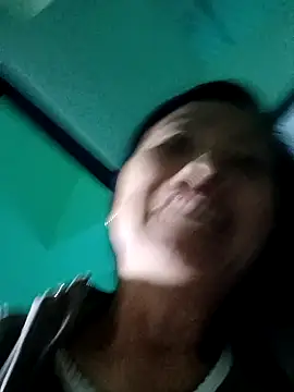 Snapshot of Lili-123k chatting on December 3, 2025, 12:01 am Lili-123k online show from December 3, 2025, 12:01 am