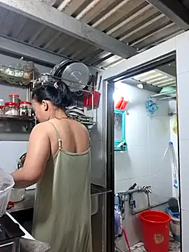 felicity chloe online show from April 6, 2026, 8:48 am