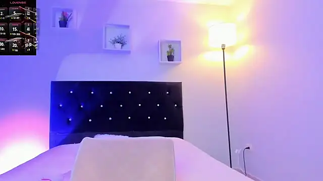 Victoria Rose  online show from April 15, 2026, 3:16 pm