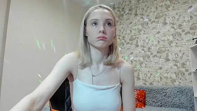 Snapshot of Gina_Gina_love chatting on May 7, 2026, 1:54 am Gina Gina love online show from May 7, 2026, 1:54 am