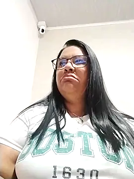 Snapshot of Carameloswing1 chatting on December 4, 2025, 12:48 pm Carameloswing1 online show from December 4, 2025, 12:48 pm