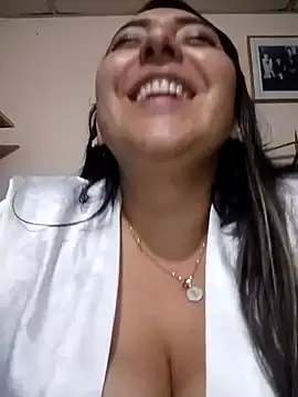 Snapshot of Valeria_montana_ chatting on February 12, 2026, 12:21 am Valeria montana online show from February 12, 2026, 12:21 am