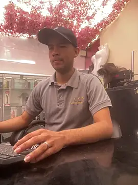 SweeXioji online show from February 1, 2026, 3:43 pm