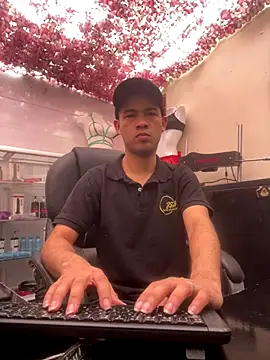 SweeXioji online show from December 18, 2025, 6:01 pm