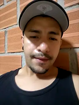 Snapshot of Aastrod chatting on December 2, 2025, 9:05 pm Aastrod online show from December 2, 2025, 9:05 pm