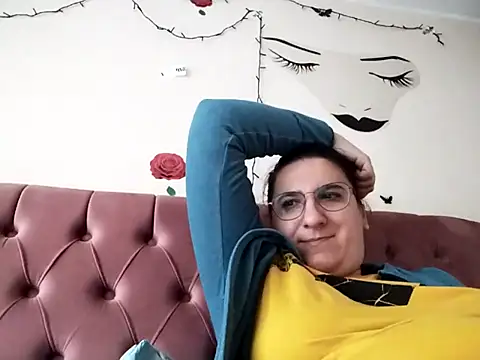 Dana92va online show from February 16, 2026, 11:31 am