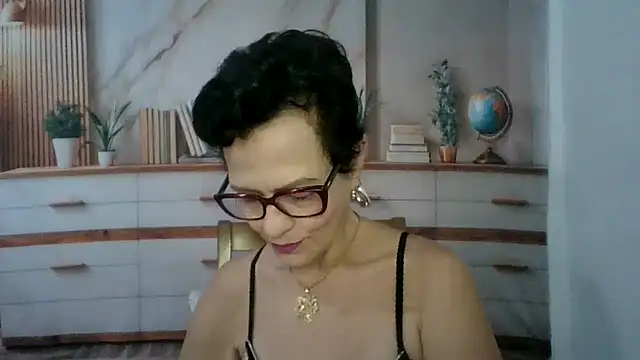 Snapshot of Luna-Hot0802 chatting on February 20, 2026, 12:51 pm Luna-Hot0802 online show from February 20, 2026, 12:51 pm