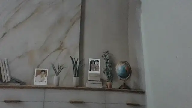 Snapshot of Luna-Hot0802 chatting on April 13, 2026, 6:56 pm Luna-Hot0802 online show from April 13, 2026, 6:56 pm