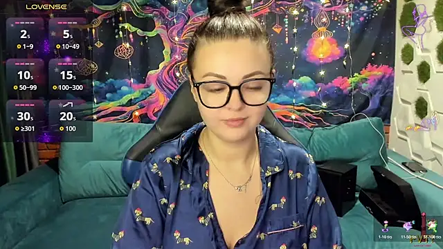 Snapshot of MonicaMoonly chatting on December 16, 2025, 10:58 pm MonicaMoonly online show from December 16, 2025, 10:58 pm