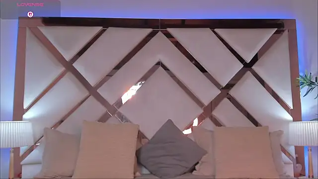 Snapshot of jessicastonne1 chatting on February 12, 2026, 2:33 am jessicastonne1 online show from February 12, 2026, 2:33 am