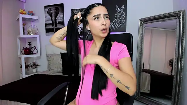 mialiore online show from February 13, 2026, 12:38 pm