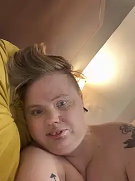 kimberlyAnnwilber96 online show from December 2, 2025, 10:00 pm