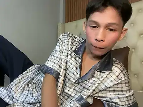 TheBoyAboveYou online show from April 22, 2026, 10:38 pm