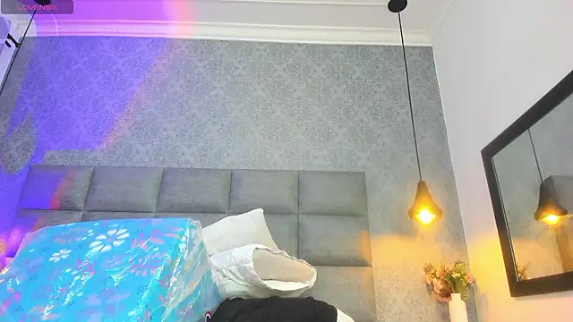 emilyy r online show from February 3, 2026, 7:19 pm