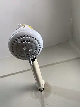 Snapshot of Deivi_10 chatting on February 19, 2026, 7:33 pm Deivi 10 online show from February 19, 2026, 7:33 pm