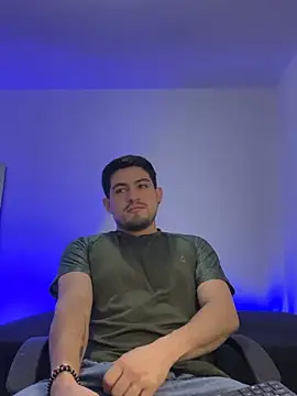 Snapshot of williamsmiiths16 chatting on April 19, 2026, 1:45 pm williamsmiiths16 online show from April 19, 2026, 1:45 pm