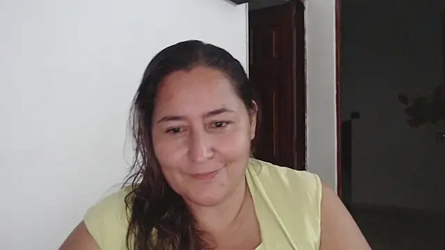 Snapshot of VioletBruces chatting on December 5, 2025, 12:43 am VioletBruces online show from December 5, 2025, 12:43 am