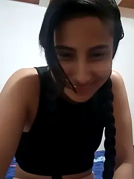 Vera Luna  online show from January 5, 2026, 6:33 pm